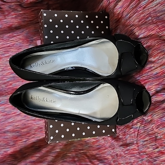 Kelly & Katie Black Wedge Heels Size 9.5 - Picture 2 of 3